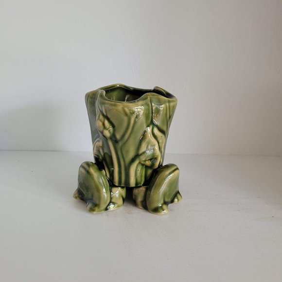 Small Avocado Green Frog Planter Vase Utensil Holder - Picture 5 of 10